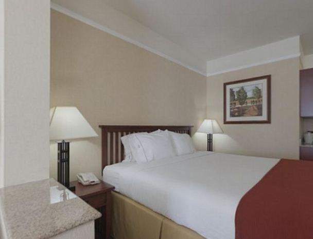 Holiday Inn Express Hotel&Suites San Dimas Habitación foto